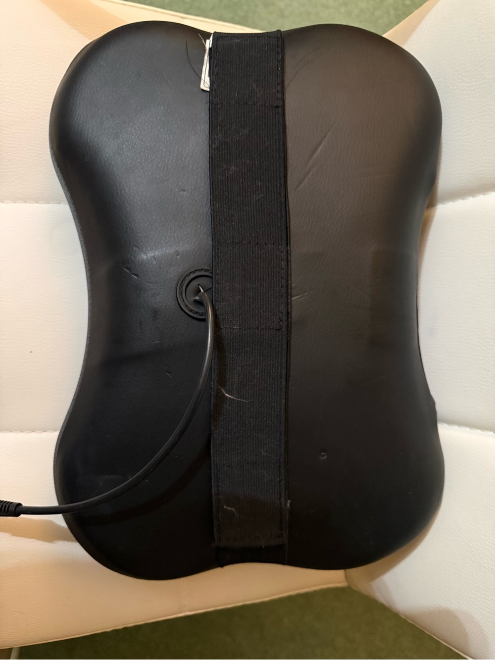 Shiatsu Massage Pillow with Heat - Black and Red - Picture 4 of 4